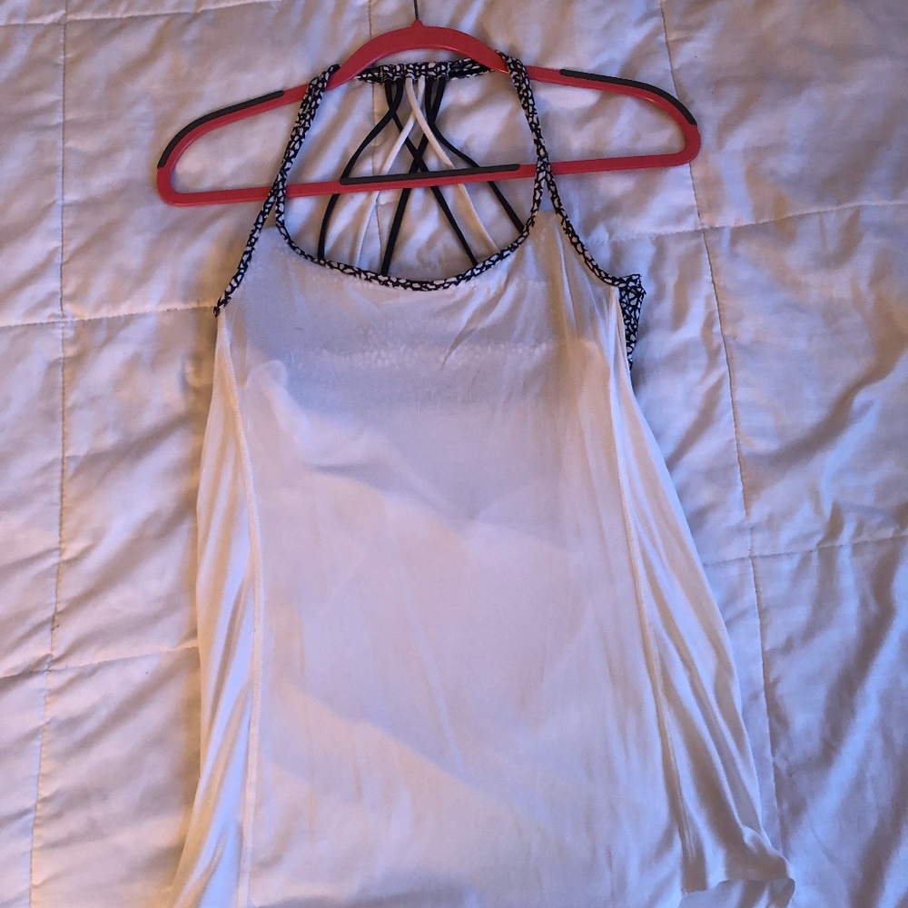 lululemon White Tank Top with Black/White Bra sz6 - Picture 4 of 4